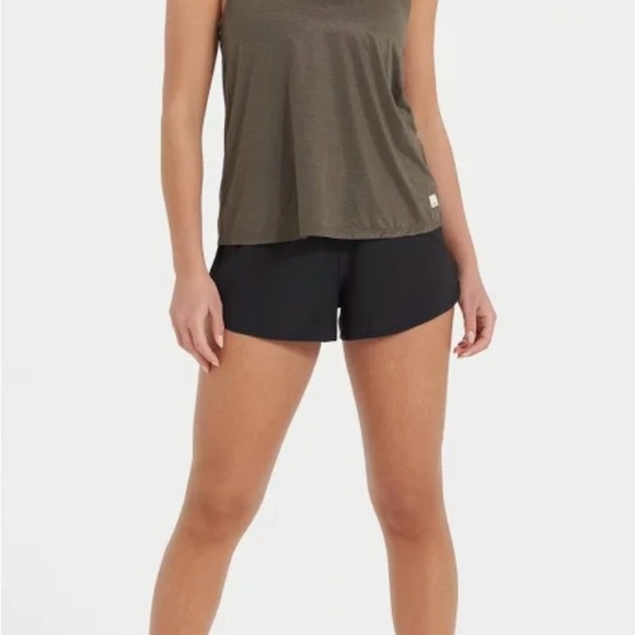 Vuori Tops - Vuori Mod tank Oregano Sleeveless Recerback Top Large NWOT Womens